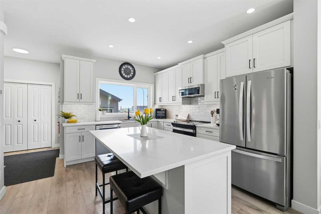 120 Treeline Manor SW photo 3