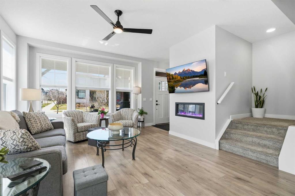 120 Treeline Manor SW photo 5