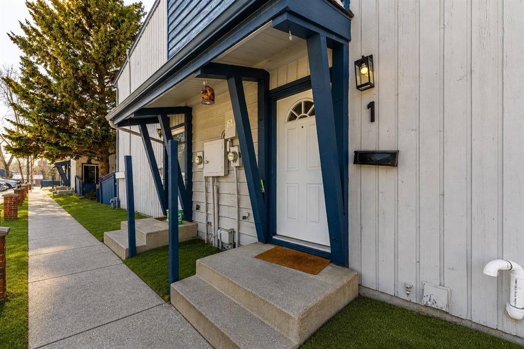 5315 53 Avenue NW #1 photo 2