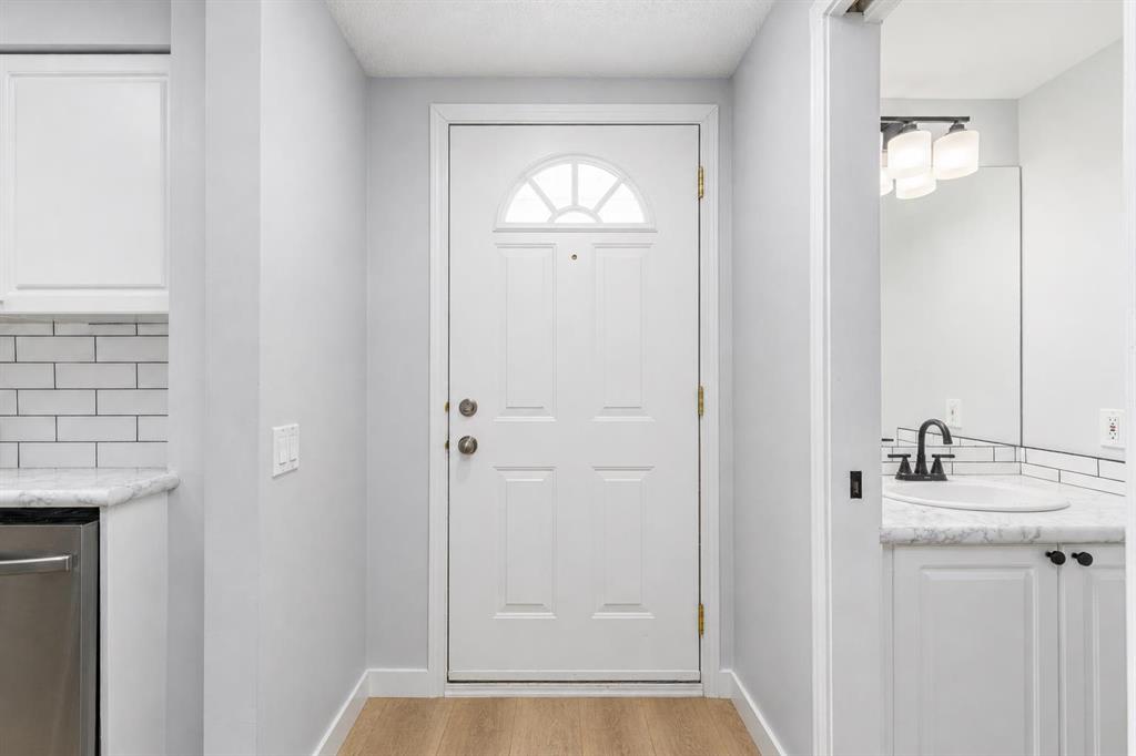 5315 53 Avenue NW #1 photo 3