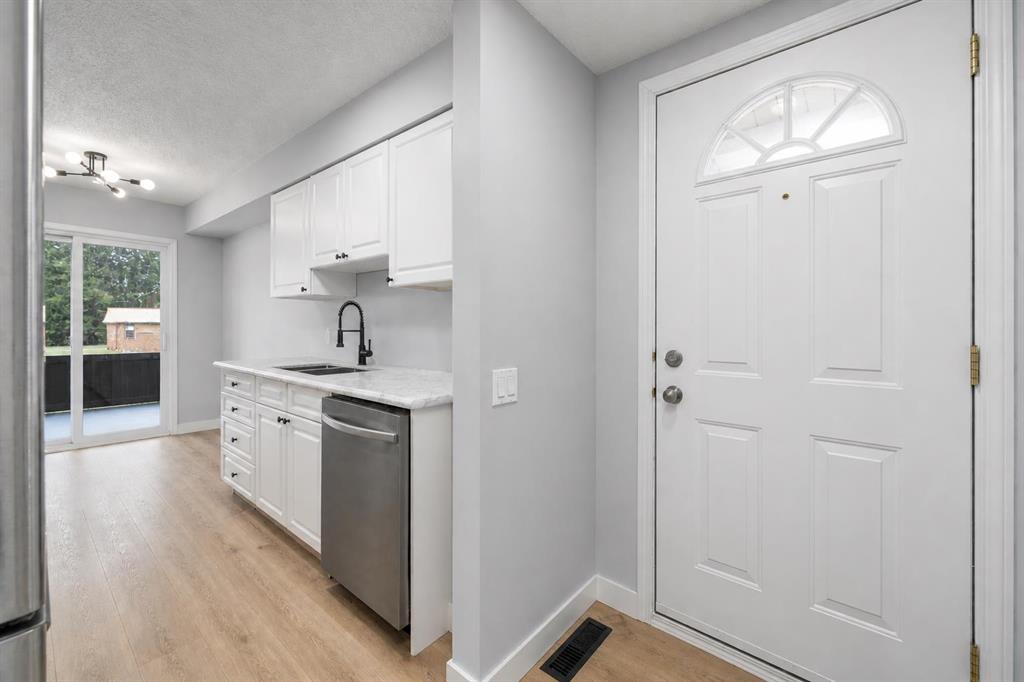 5315 53 Avenue NW #1 photo 4