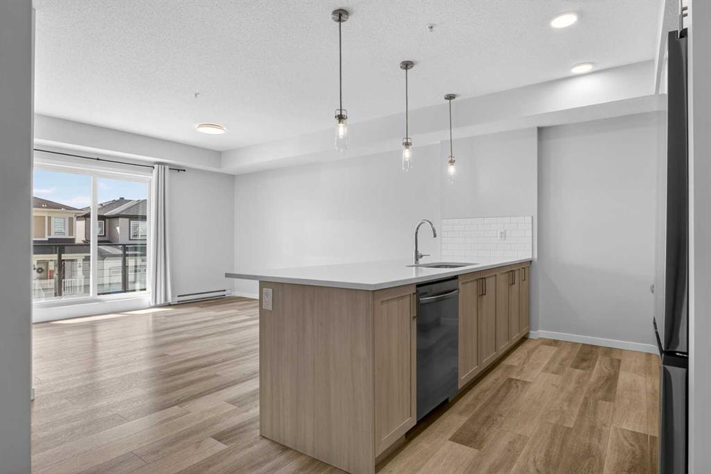 33 Carringham Gate NW #1206 photo 3