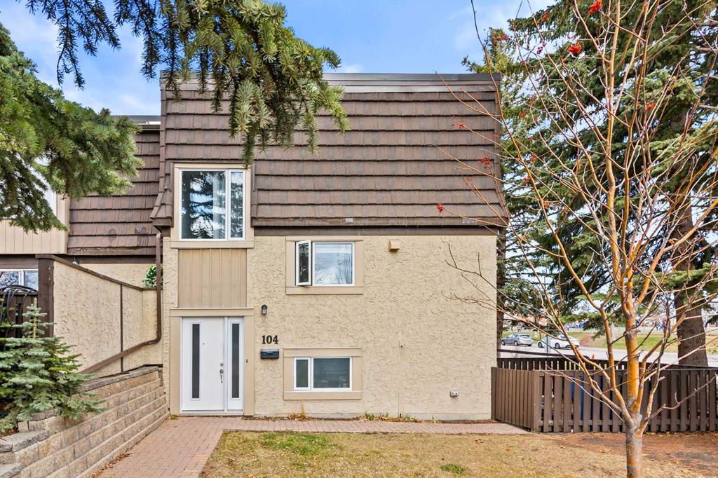 3130 66 Avenue SW #104 photo 4