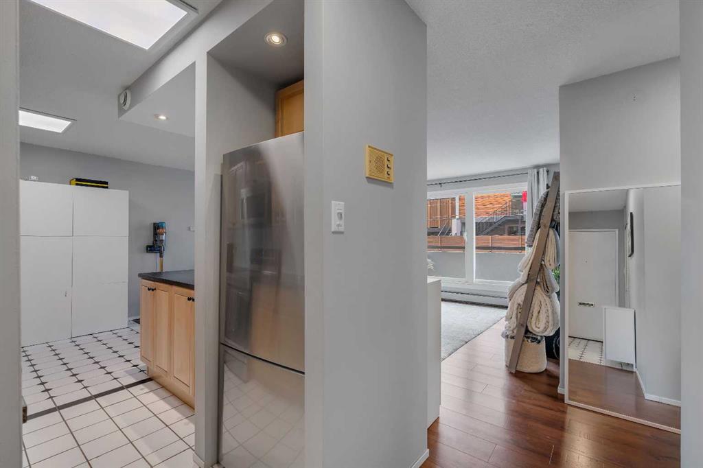903 19 Avenue SW #307 photo 4