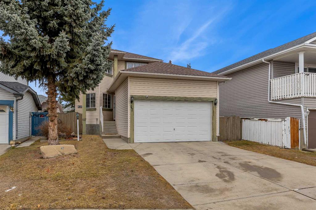 47 Carmel Close NE photo 2