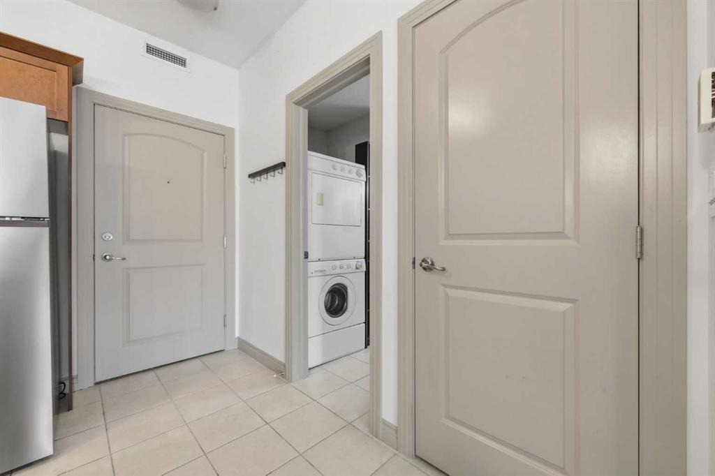 70 Royal Oak Plaza NW #306 photo 3