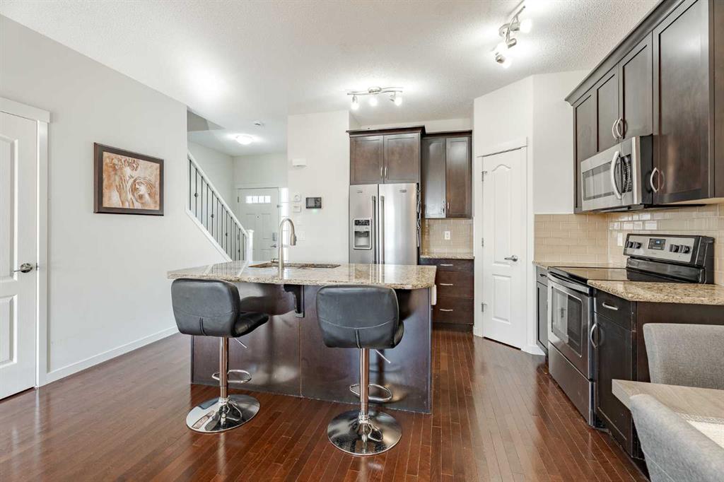 29 Evansridge Circle NW photo 4