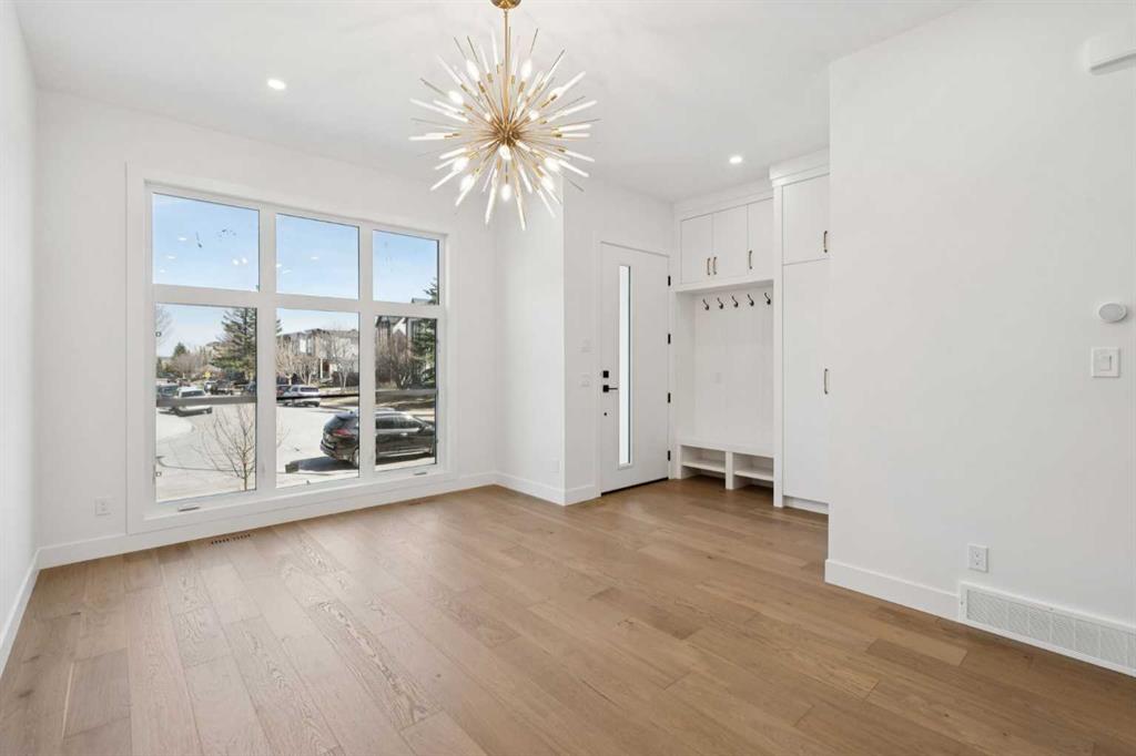 645 36 Street SW photo 5