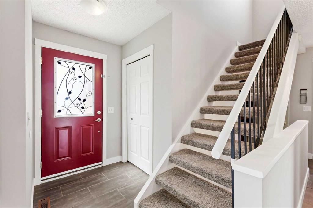 1240 Meadowbrook Drive SE photo 4