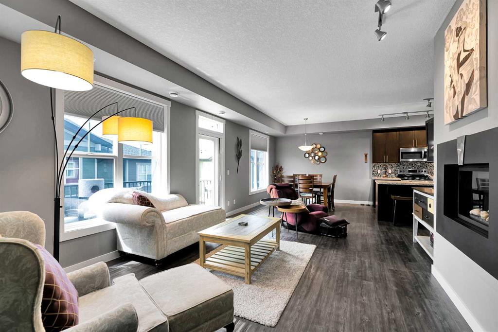 410 Cranford Walk SE photo 2