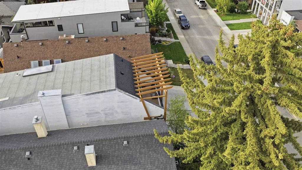 3817 18 Street SW photo 4