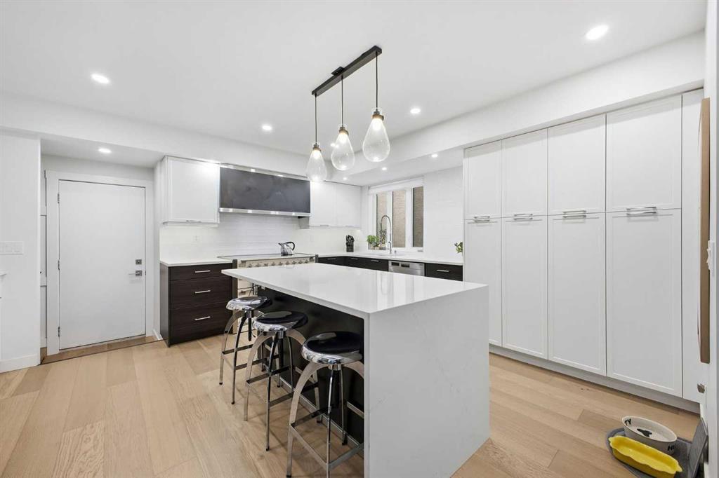 3817 18 Street SW photo 5