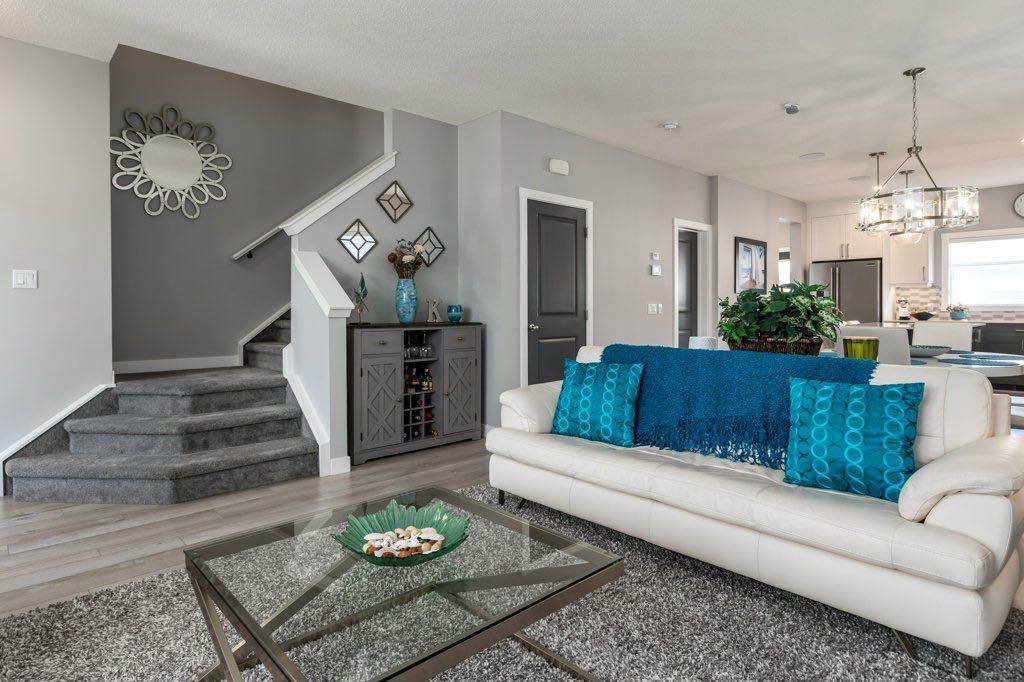 144 Wolf Willow Boulevard SE photo 4