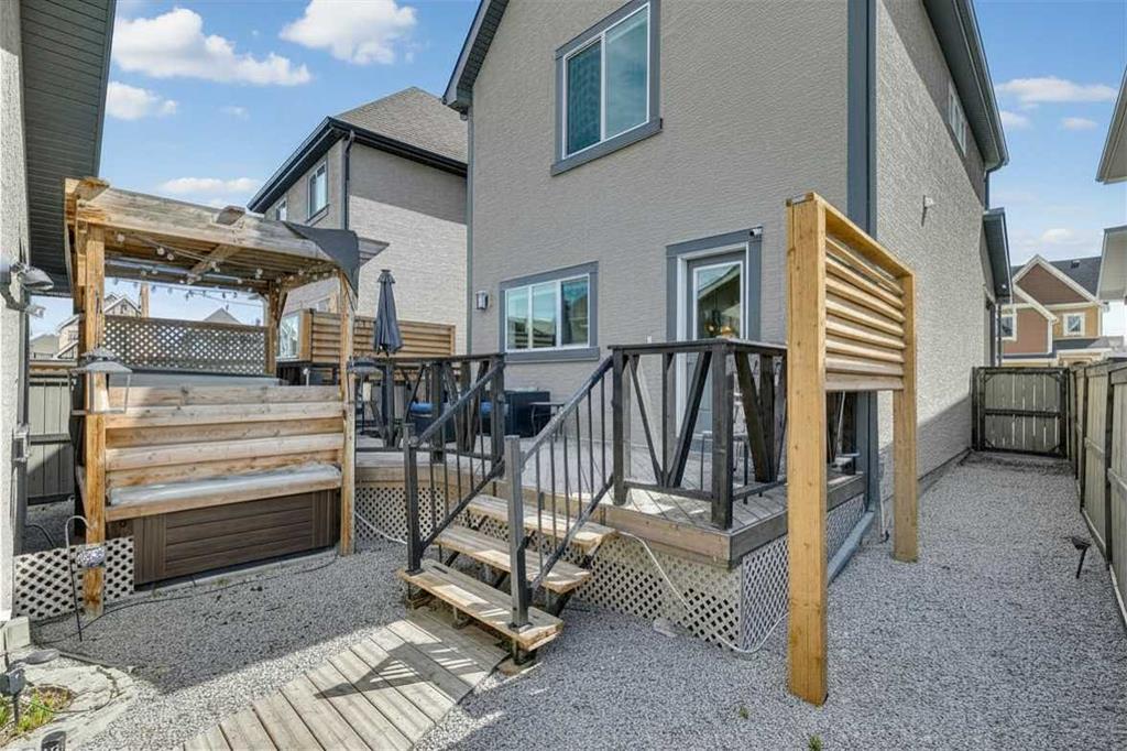 216 Mahogany Grove SE photo 5