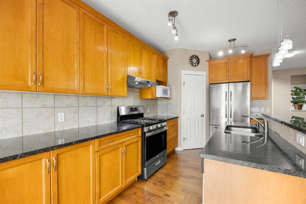 65 Panora Way NW photo 4