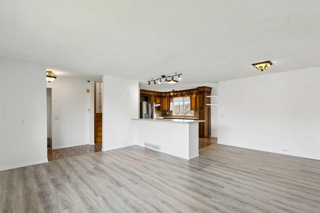 12 Huntwick Way NE photo 5