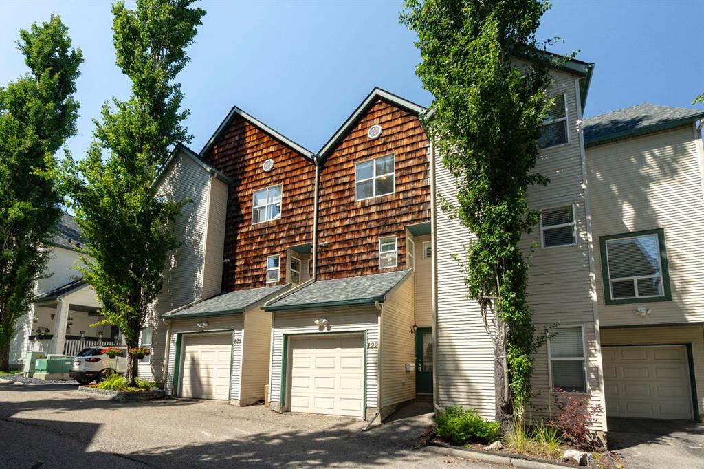 122 Bridlewood Lane SW photo 2