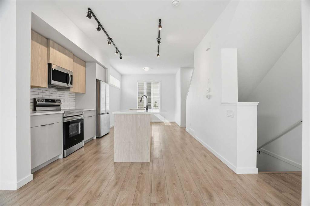 32 Walgrove Common SE photo 3