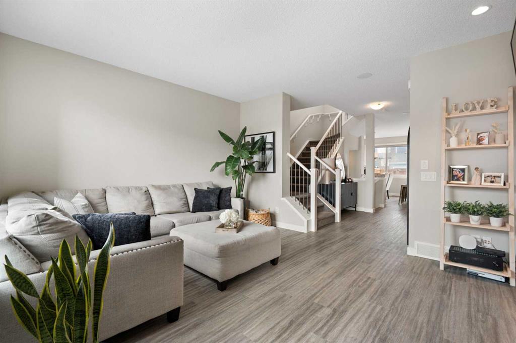 170 Seton Grove SE photo 2