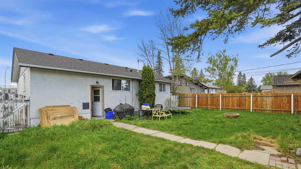 9032 Fairmount Drive SE photo 5