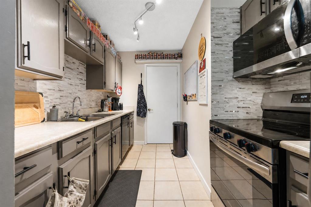 3911 1 Street NE #10 photo 3