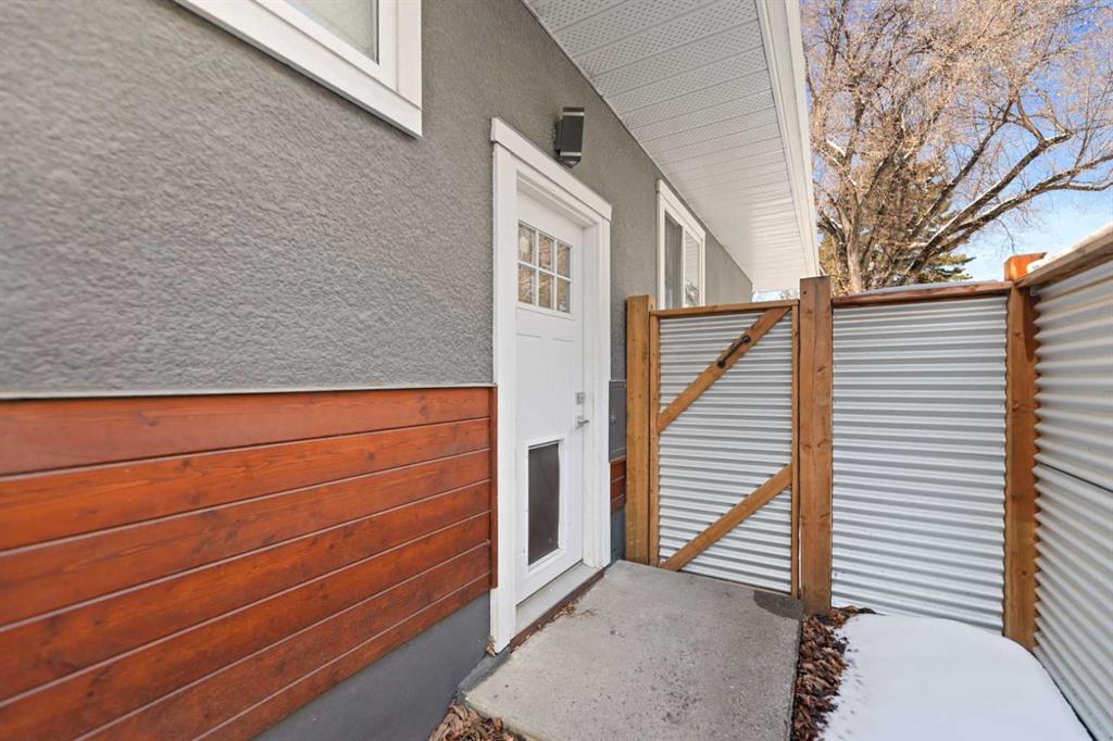 38 Westwood Drive SW photo 4