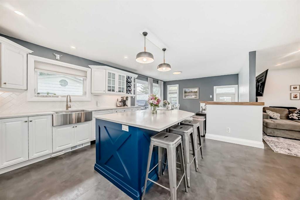 5224 19 Avenue NW photo 4