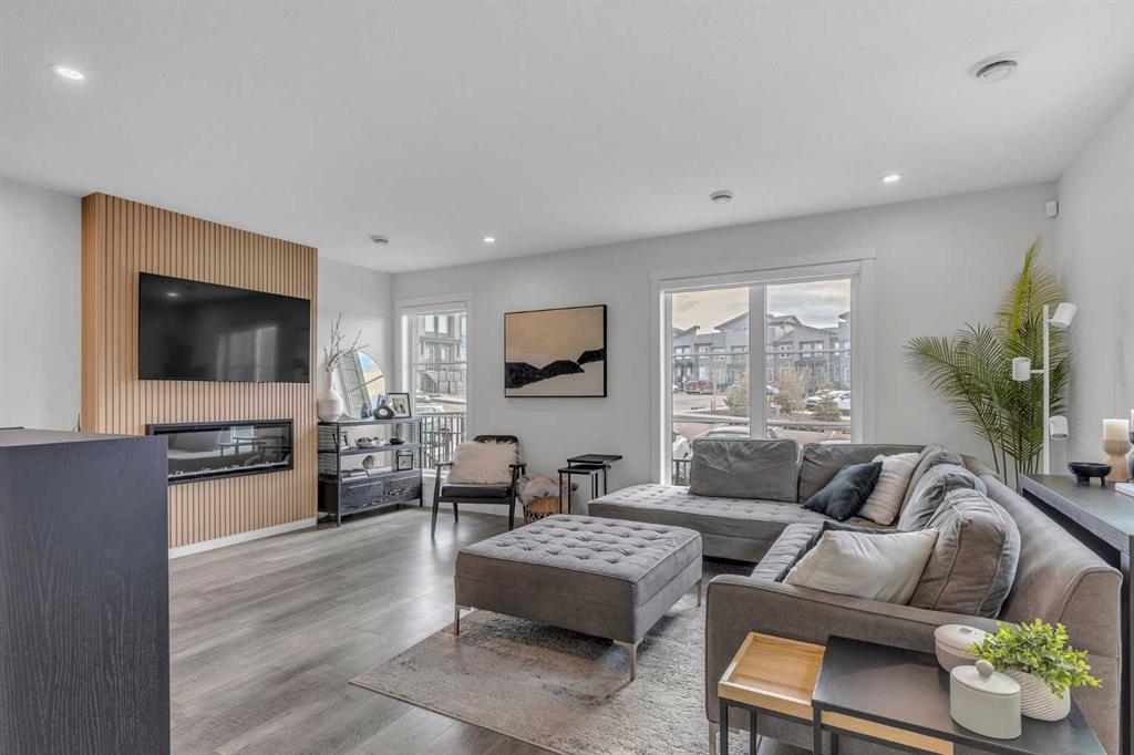 260 Rowley Way NW #302