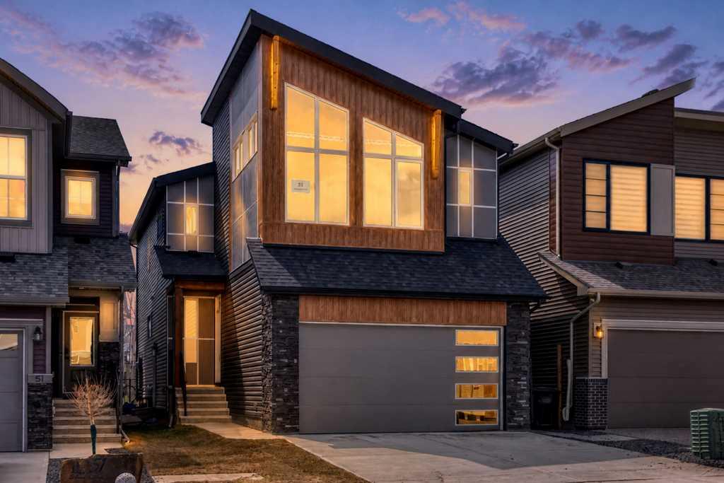 55 Silver Spruce Grove SW