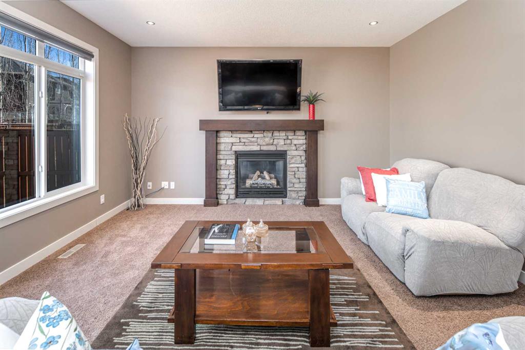 10 Aspenshire Place SW photo 4