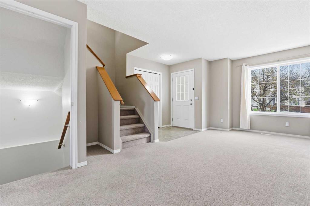 49 Evermeadow Manor SW photo 4