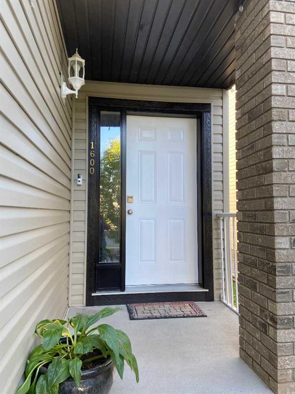 1600 Copperfield Boulevard SE photo 5