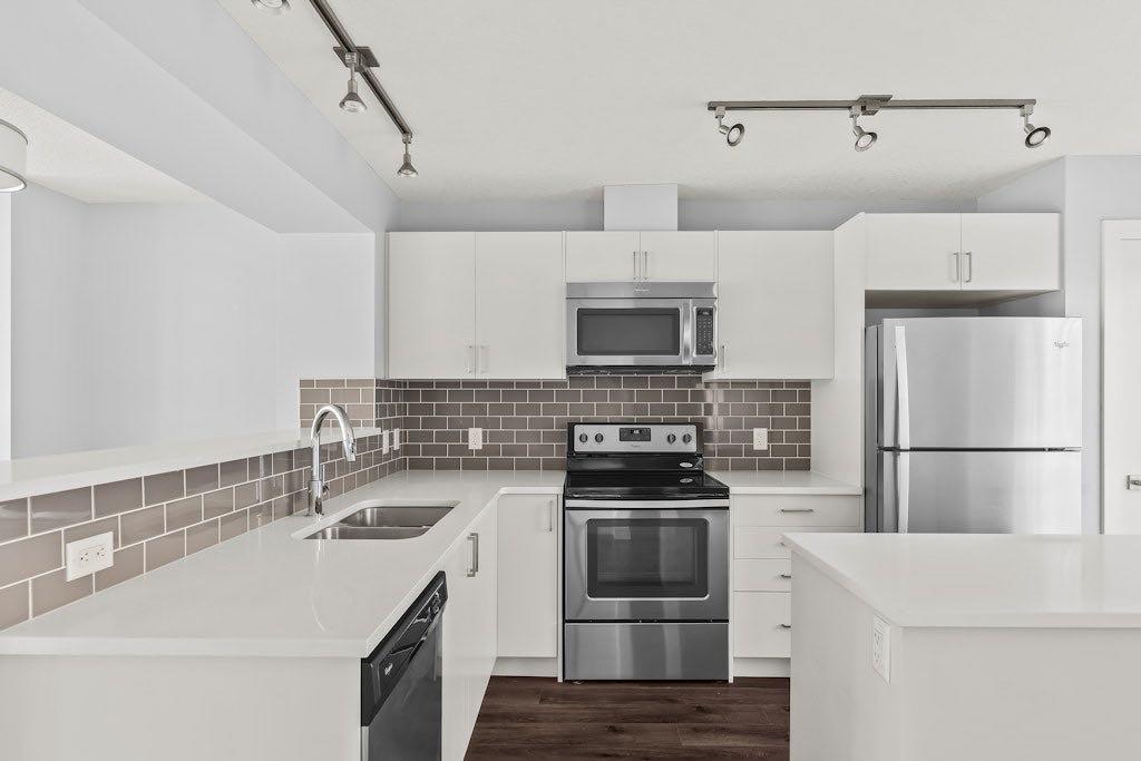 4 Evanscrest Gardens NW photo 2