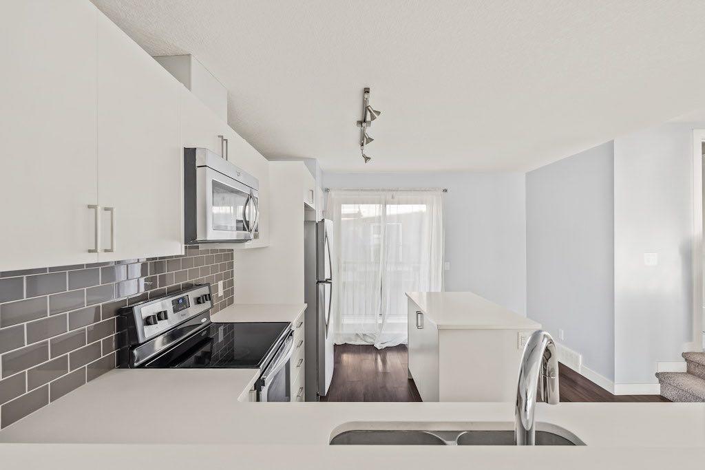 4 Evanscrest Gardens NW photo 5
