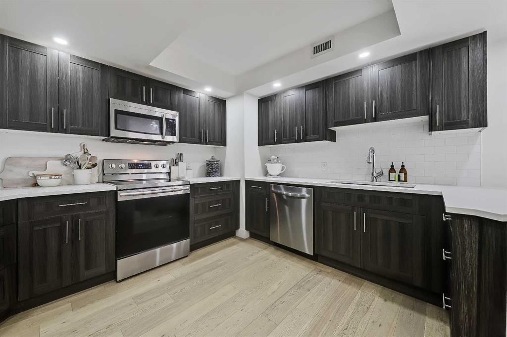 200 La Caille Place SW #902 photo 5