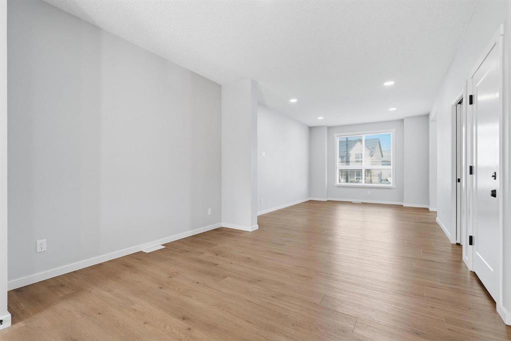 141 Belmont Drive SW photo 2