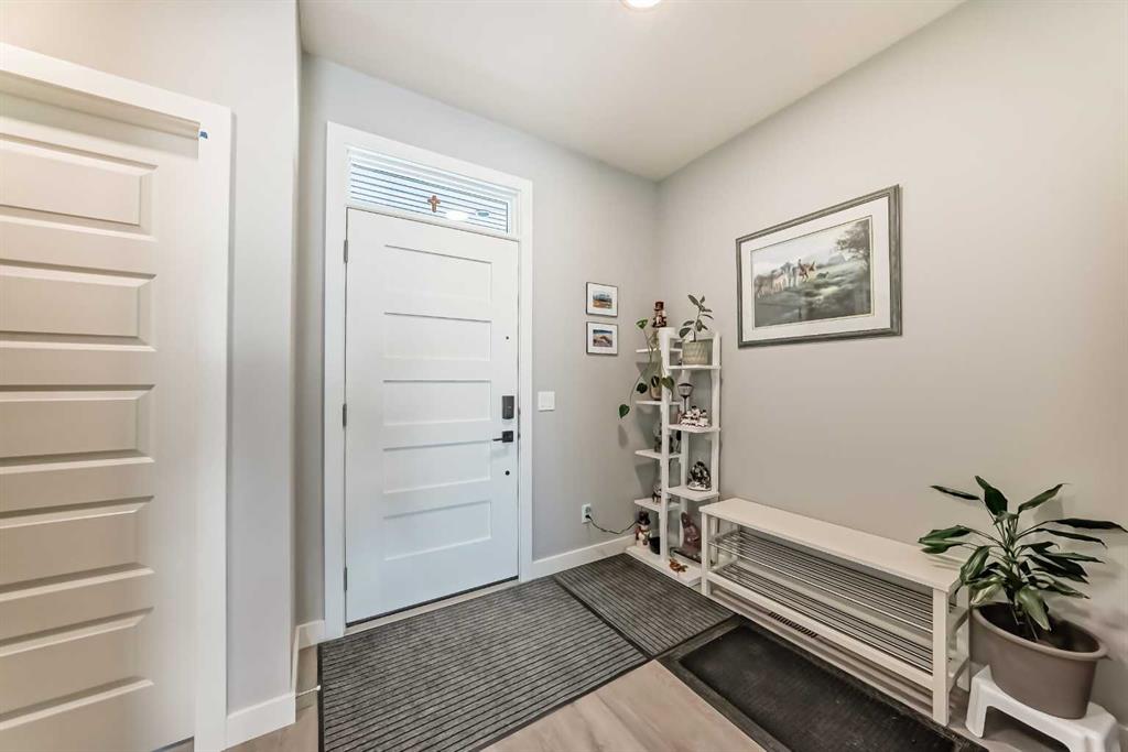 15053 37 Street SW photo 2