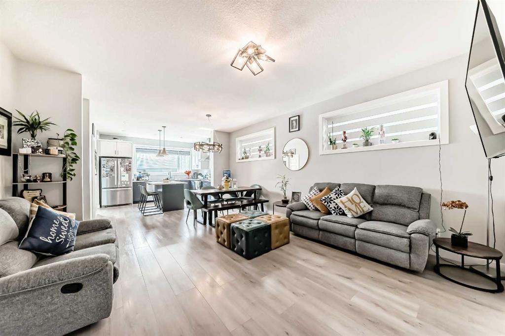 15053 37 Street SW photo 3