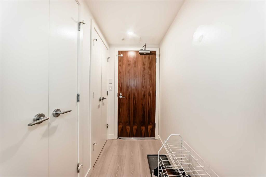 108 Waterfront Court SW #104 photo 4