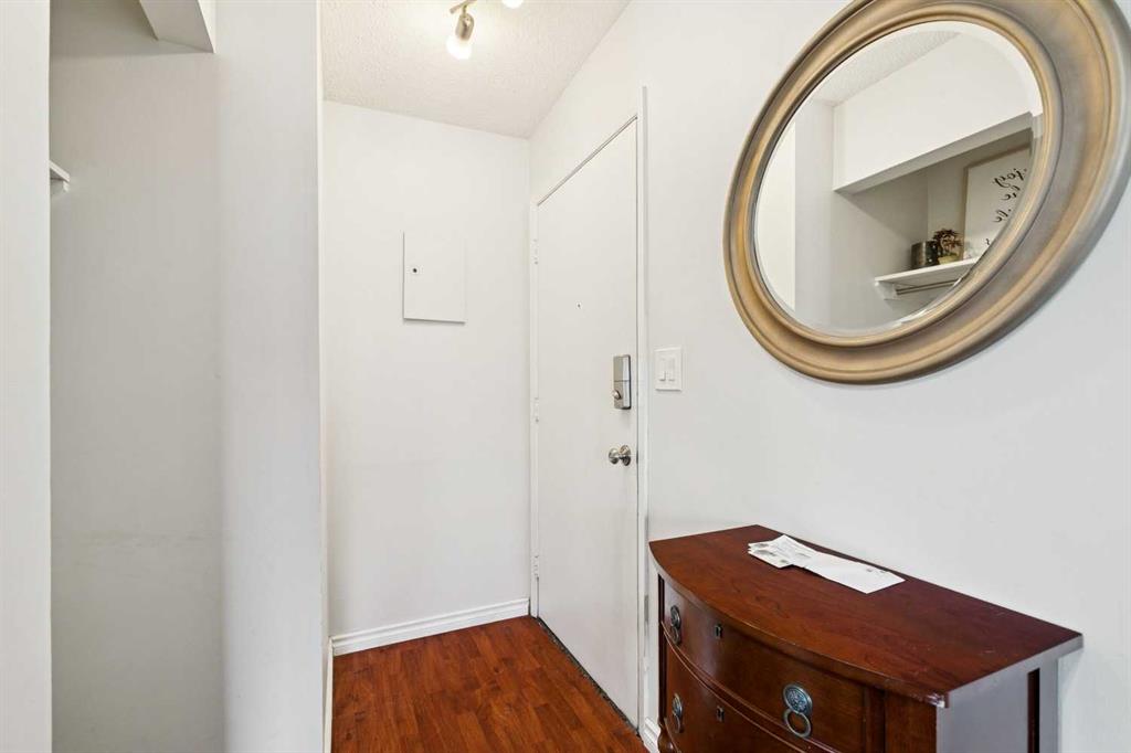 2508 17 Street SW #101 photo 2