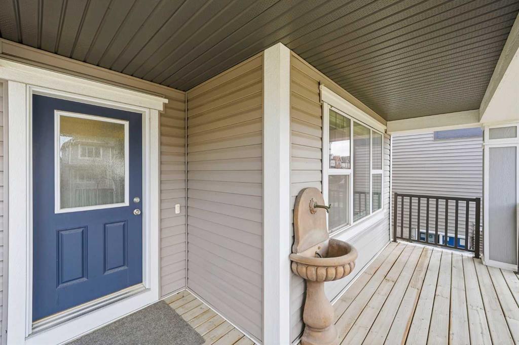 117 Copperpond Parade SE photo 5
