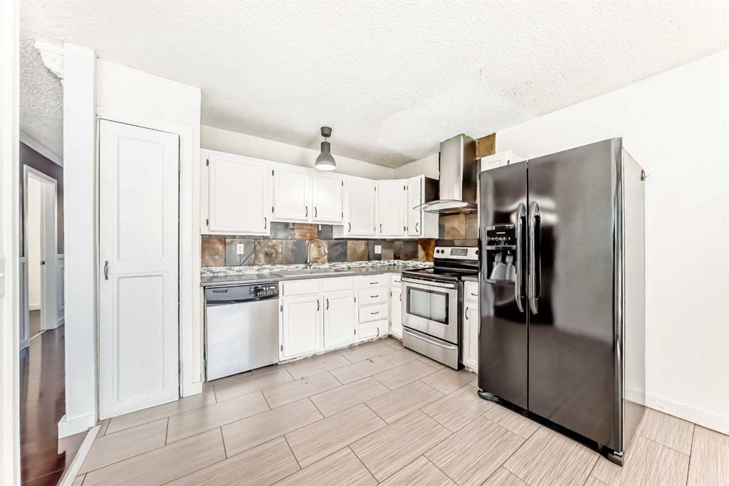 4208 58 Street NE photo 5
