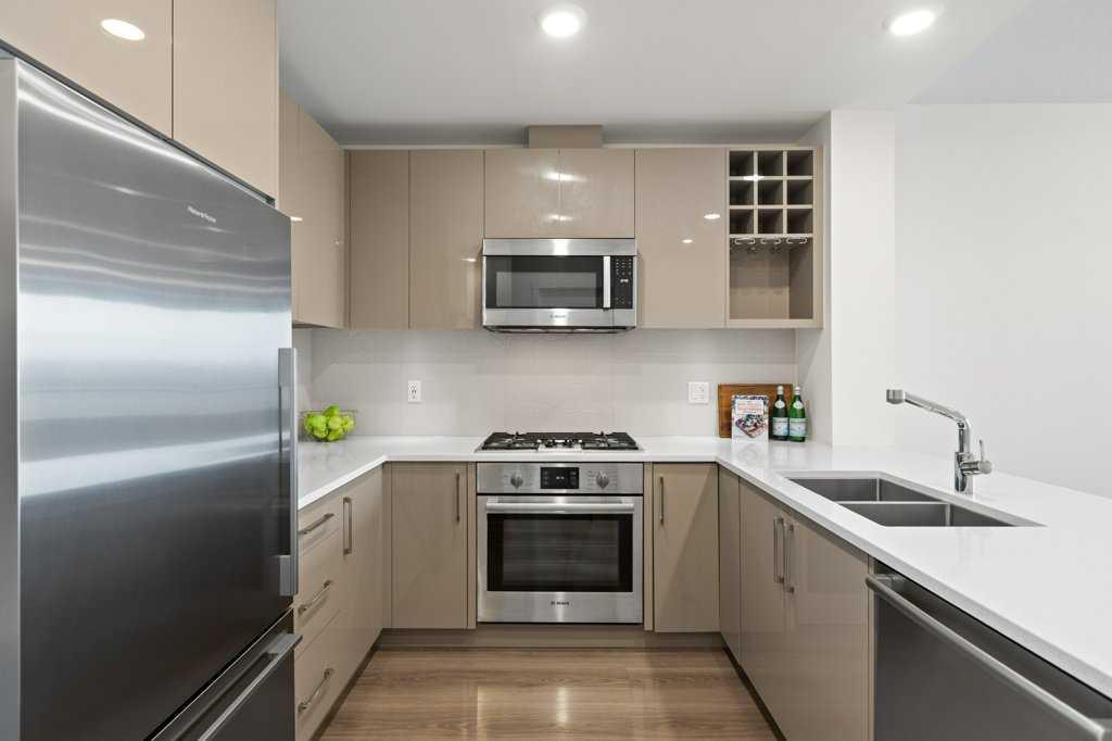 301 10 Street NW #304 photo 5