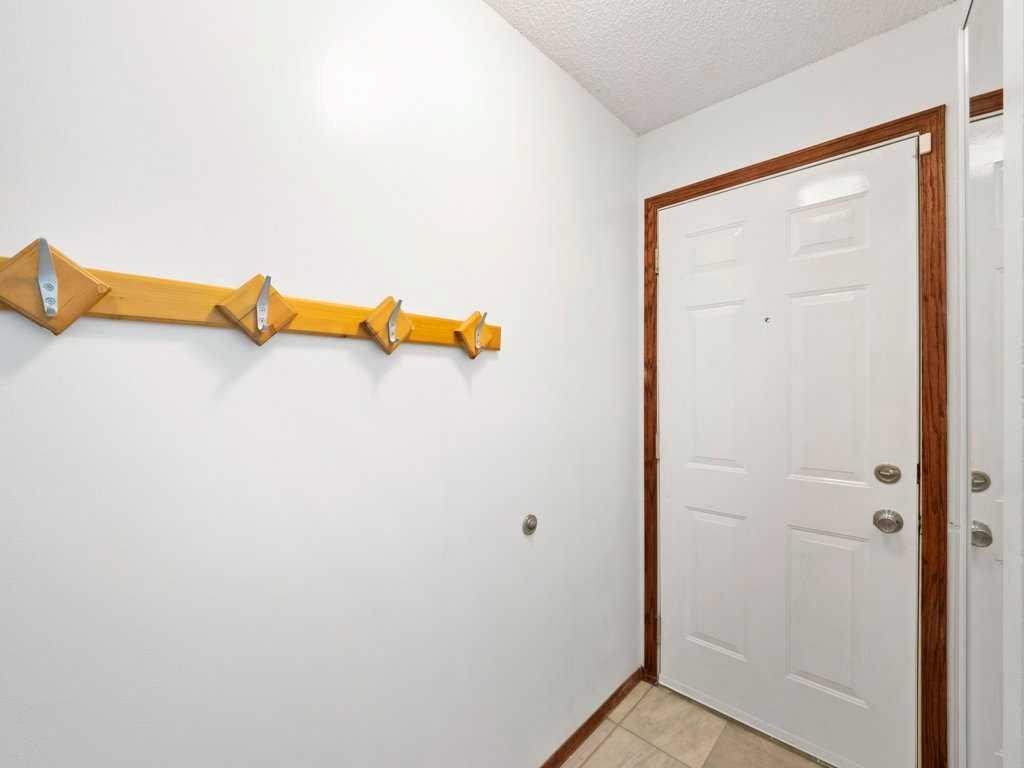 143 Erin Mount Place SE photo 3