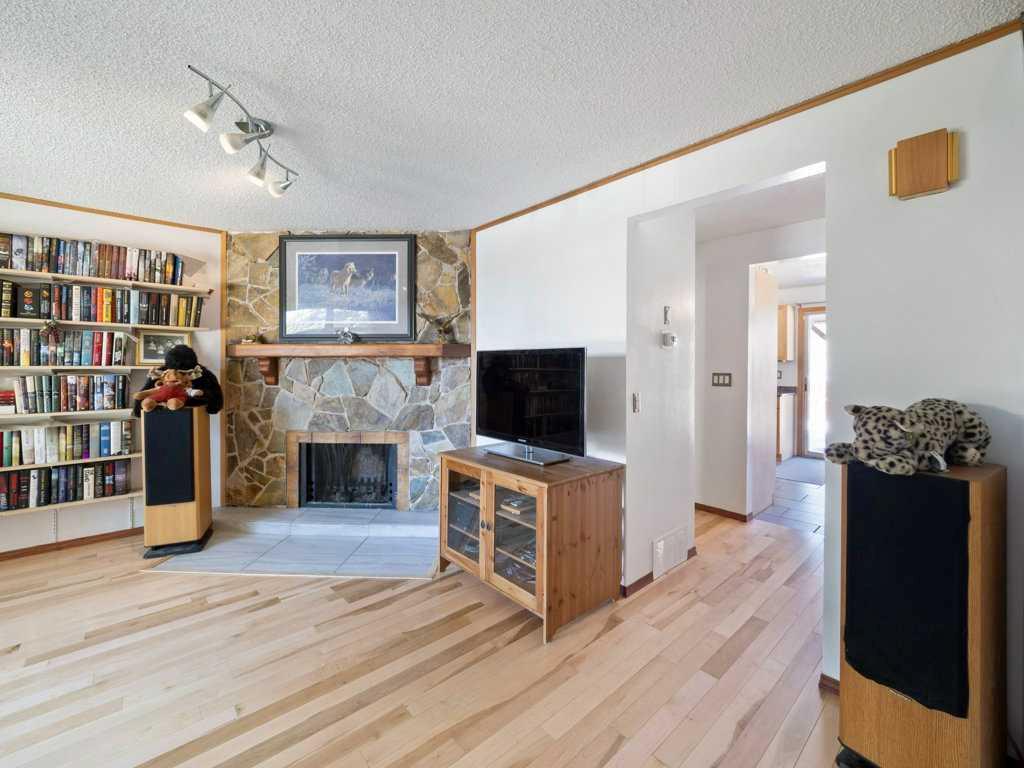 143 Erin Mount Place SE photo 4
