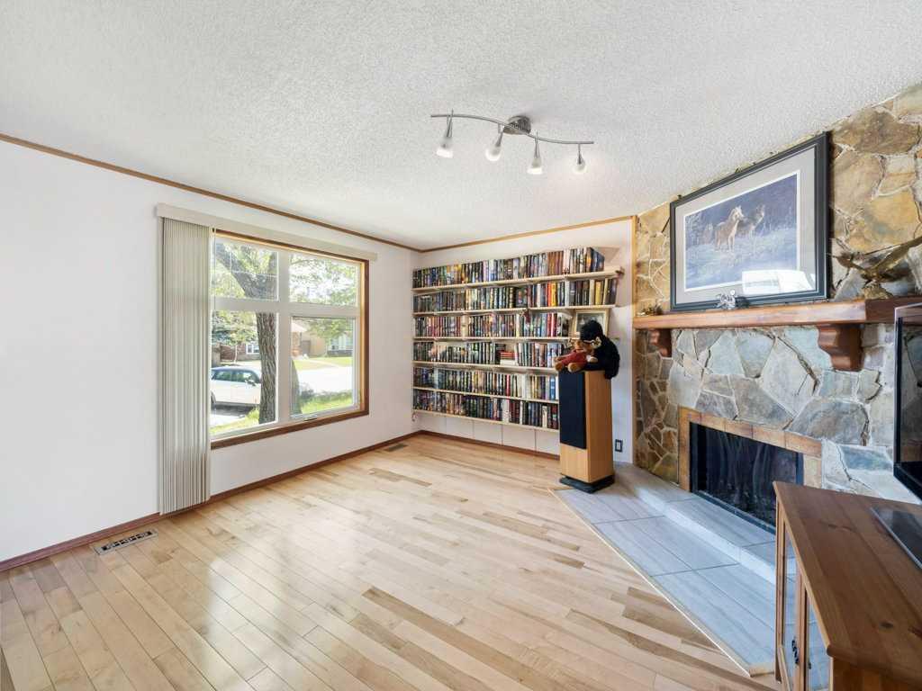 143 Erin Mount Place SE photo 5