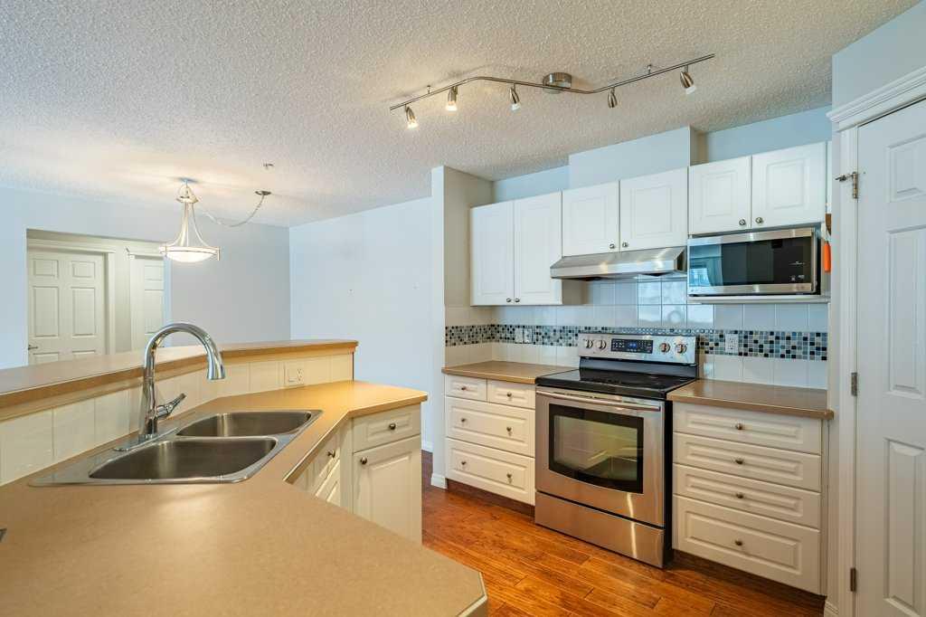 2212 34 Avenue SW #3 photo 5