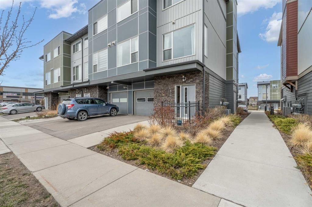 52 Saddlestone Drive NE photo 2