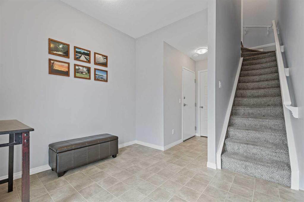 52 Saddlestone Drive NE photo 5