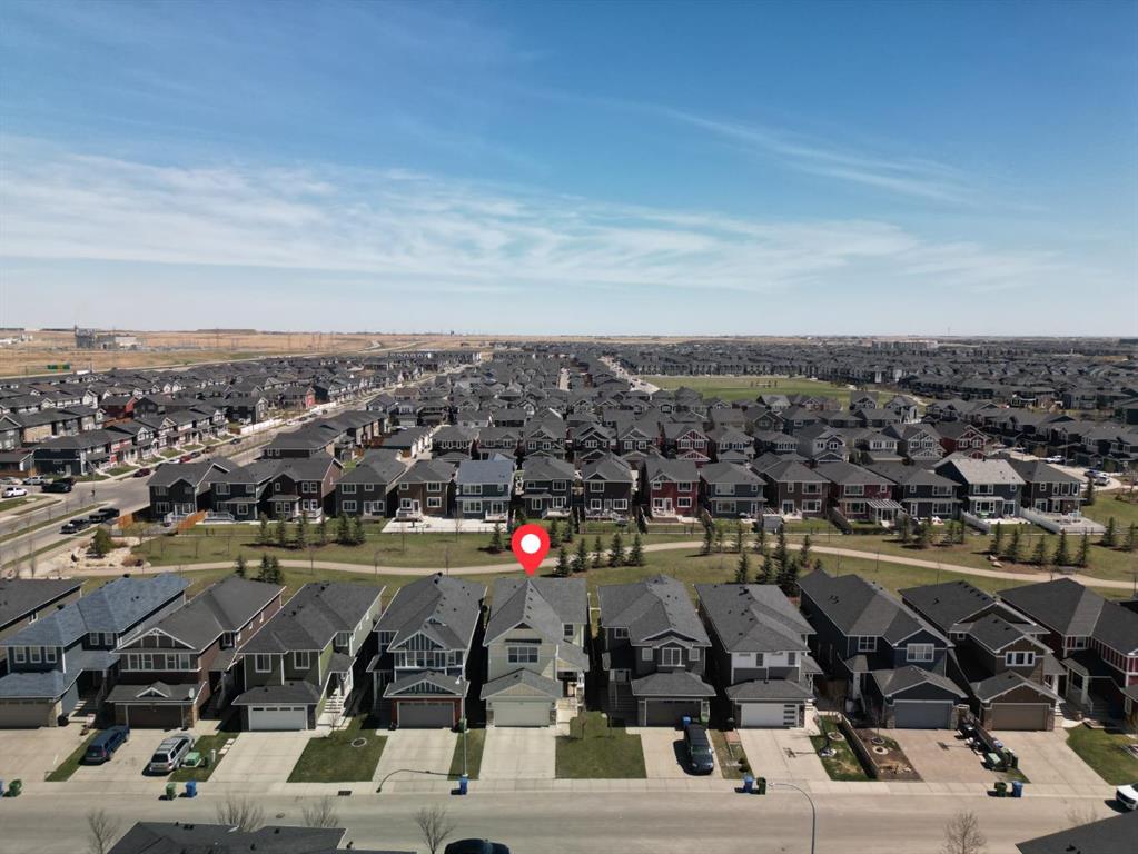 30 Redstone Parade NE photo 2